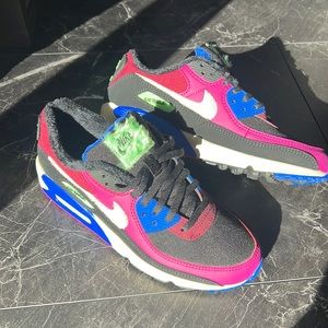 NEVER WORN: Nike W 8 Faux Fur Air Max